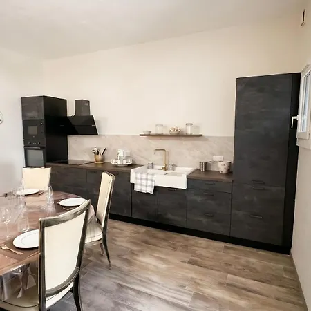 Maison Familiale Avec Piscine Privee Villa *